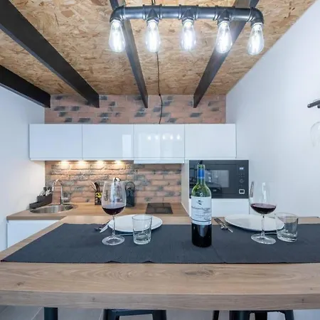 L'industriel Agenais - Appart'hotel - Clim - Netflix - Parking Gratuit - Nestor & Margot Apartment Agen